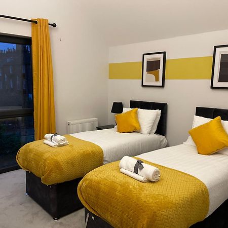 Nhs Workers And Students Haven - The Bee Hive Villa Reading Ngoại thất bức ảnh