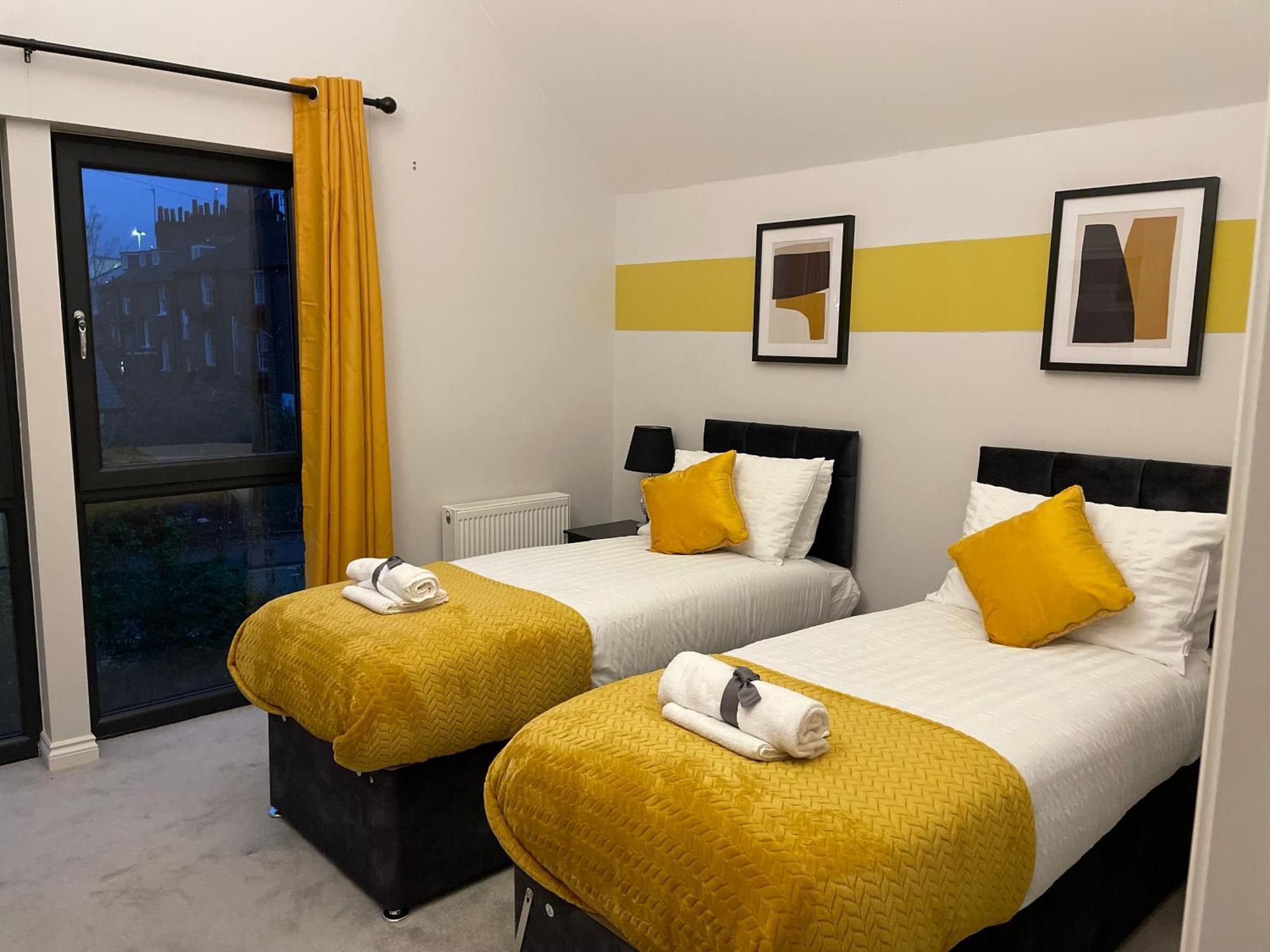 Nhs Workers And Students Haven - The Bee Hive Villa Reading Ngoại thất bức ảnh