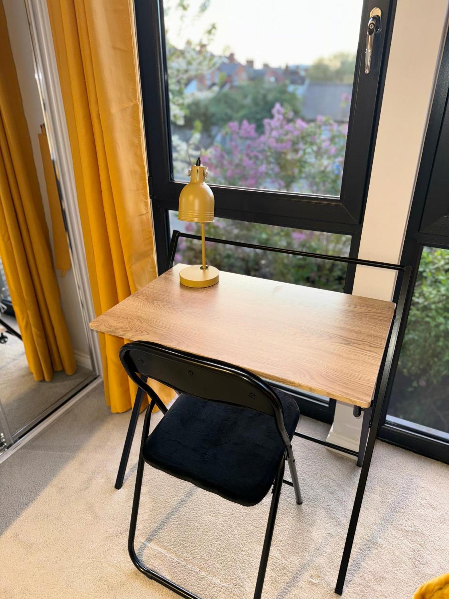 Nhs Workers And Students Haven - The Bee Hive Villa Reading Ngoại thất bức ảnh